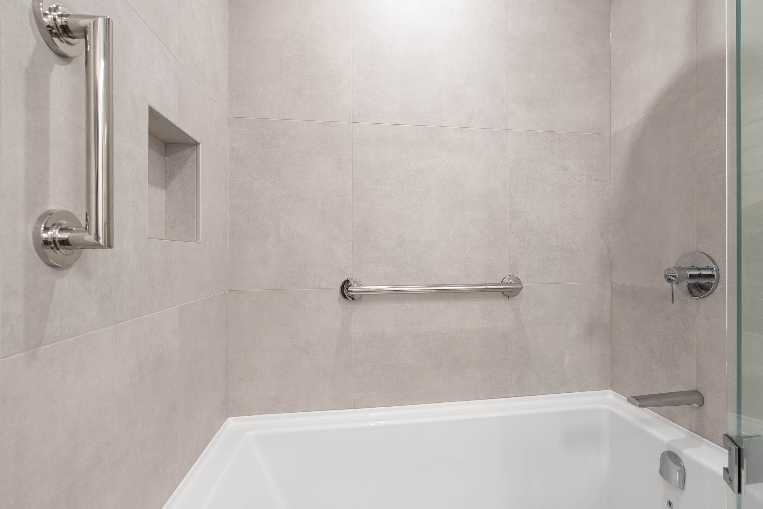 Bathroom-Renovations-Mikes-Tiles3